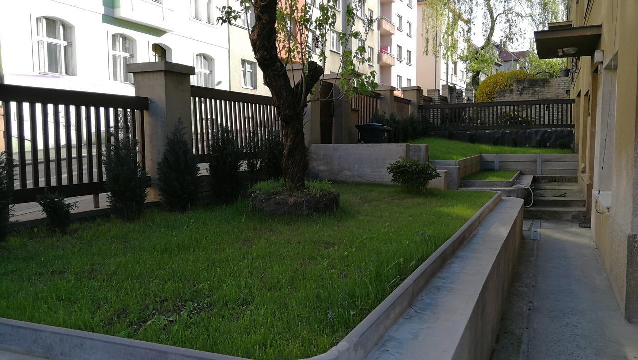 Jezerka Apartments Praga Exterior foto
