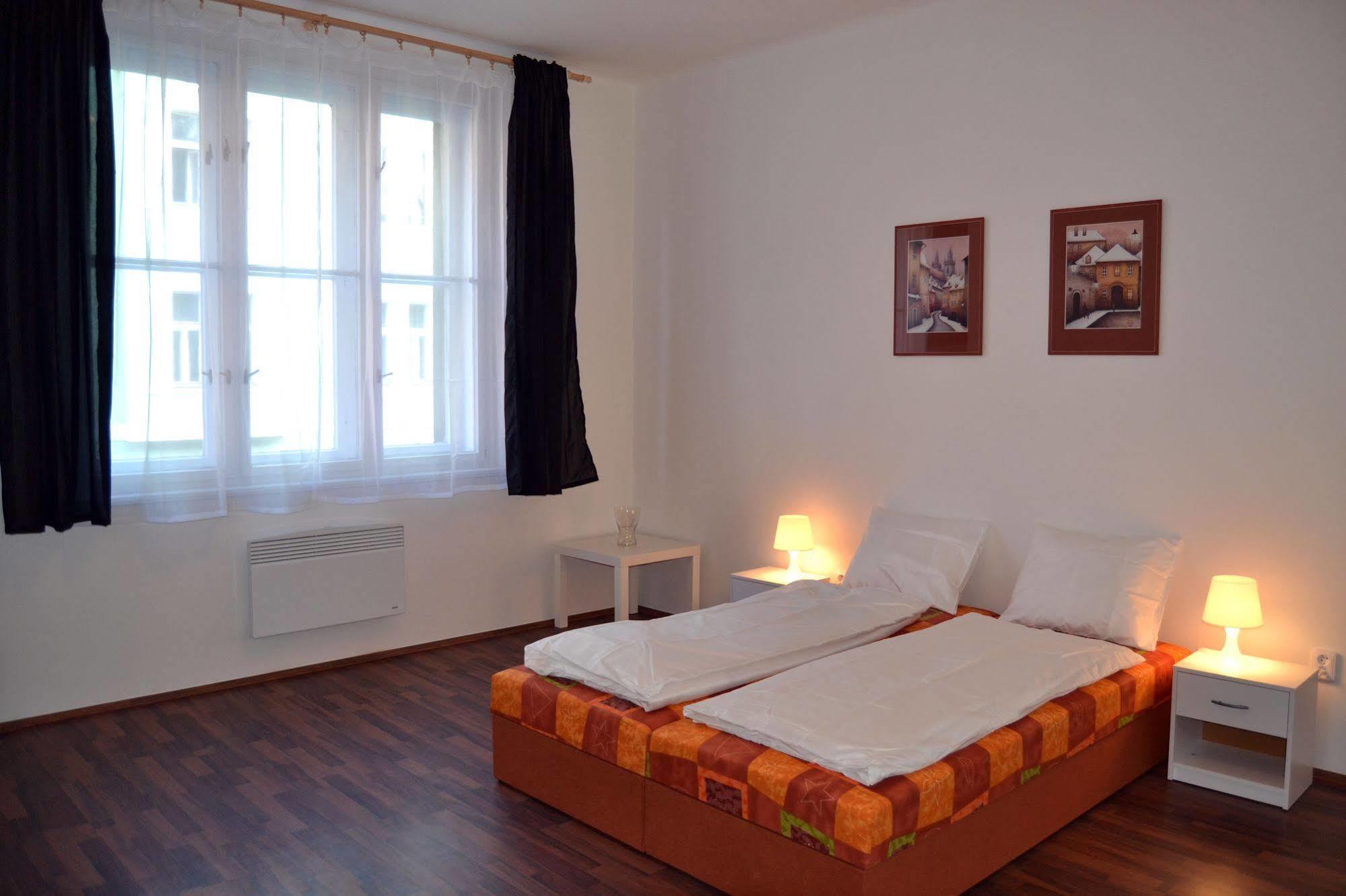 Jezerka Apartments Praga Exterior foto