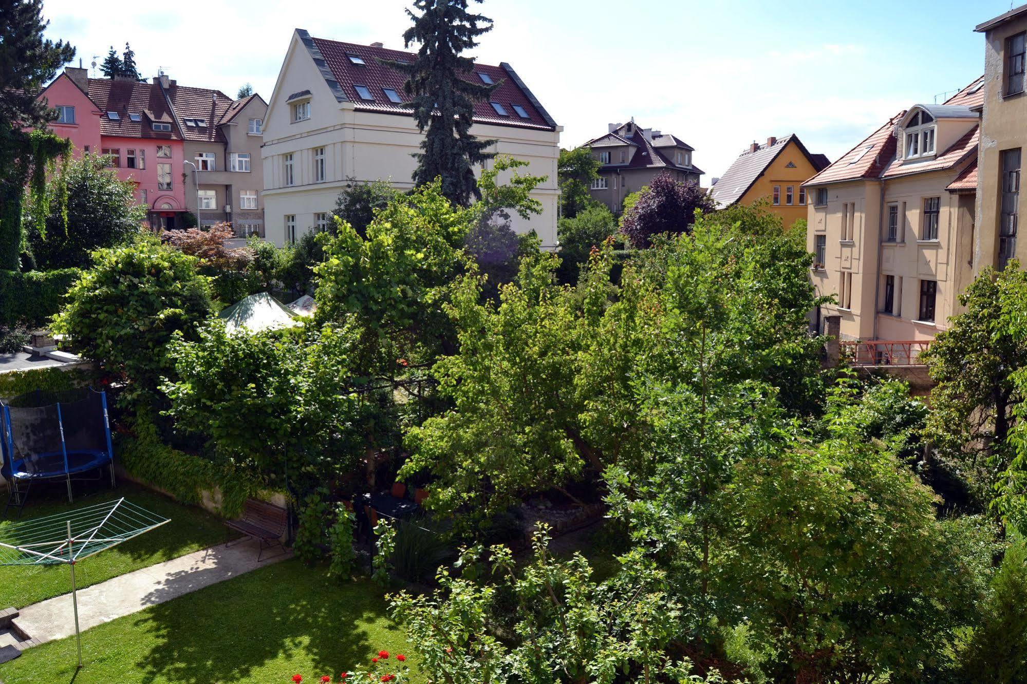 Jezerka Apartments Praga Exterior foto